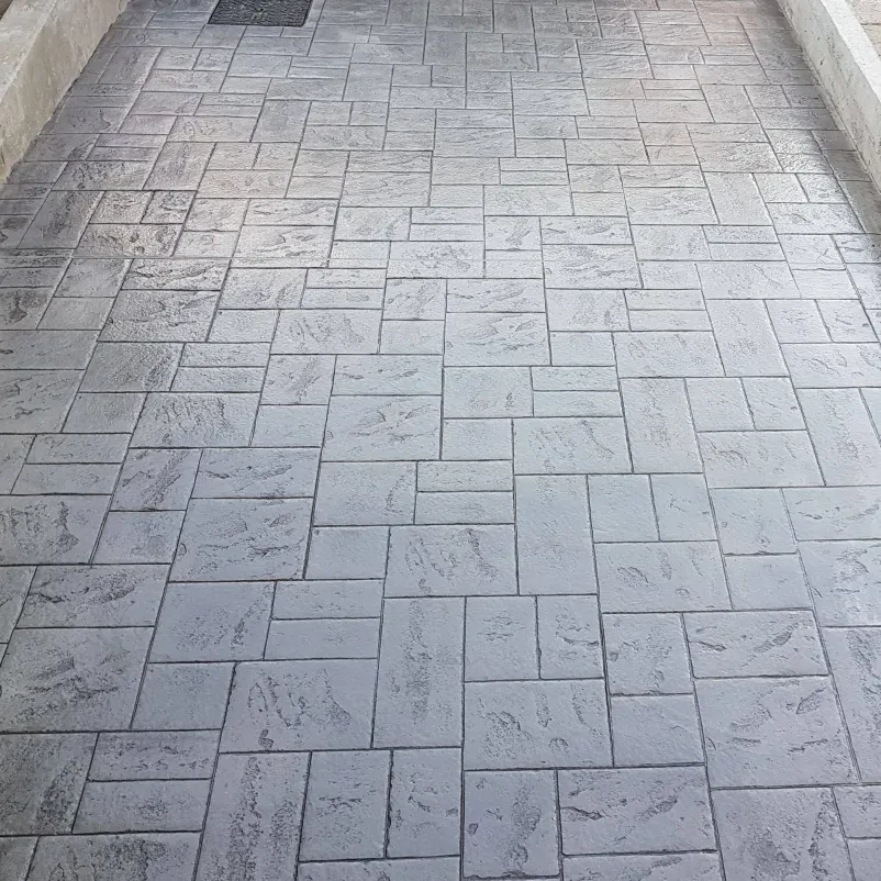 Poceni tlakovci