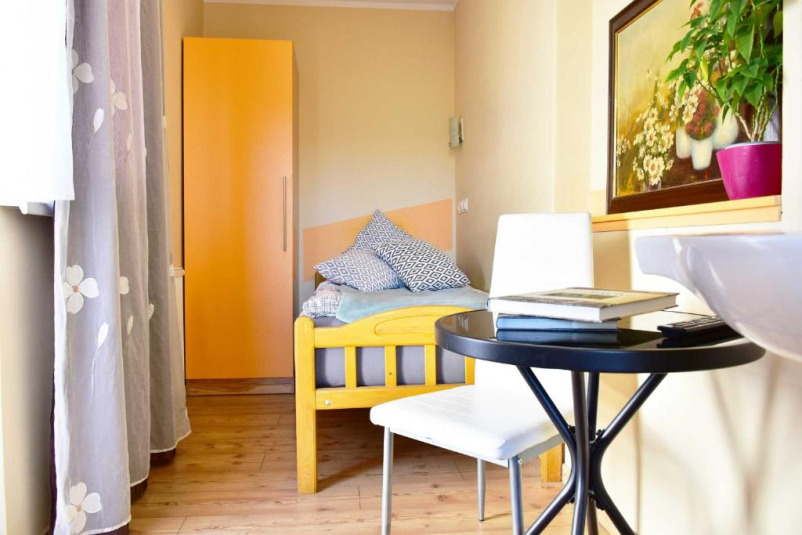 Ein Zimmer in der Nähe von Katarina mieten