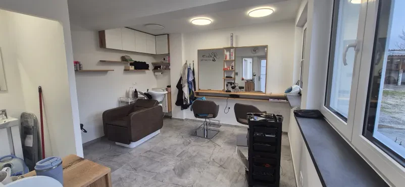 Dober frizerski salon Logatec