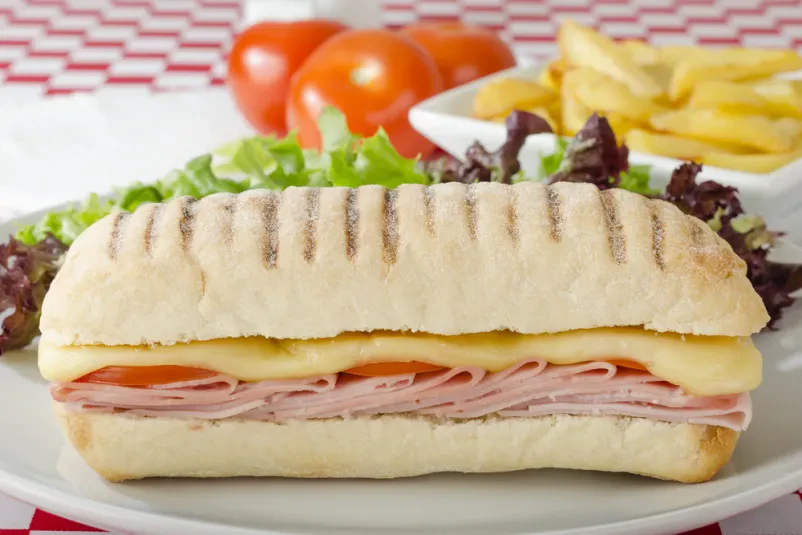 Hamburgerji, topli sendviči in drugi hitri obroki