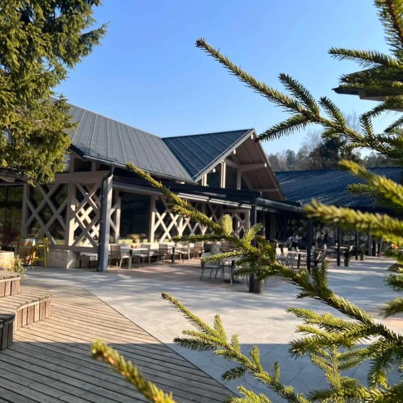 Restavracija ob jezeru s pristno gorenjsko kulinariko Lesce