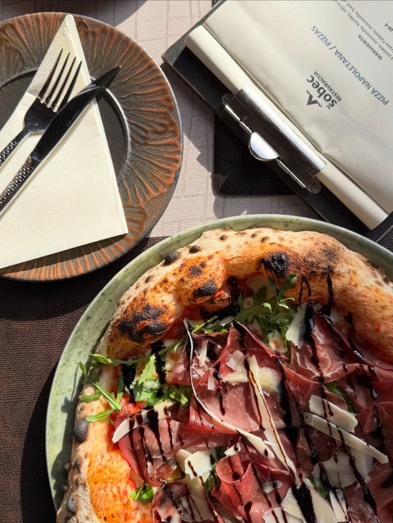 Restavracija s picami in kavarno Lesce, Gorenjska