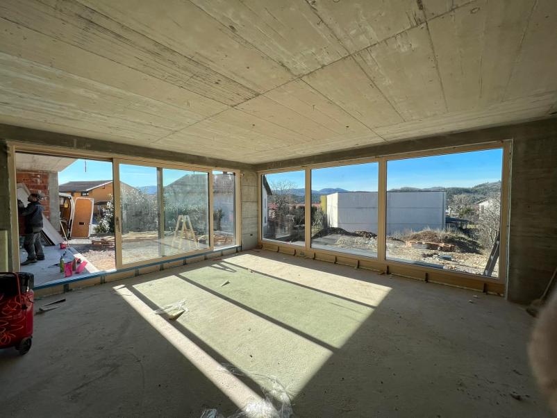 Drsne in predelne steklene stene Maribor