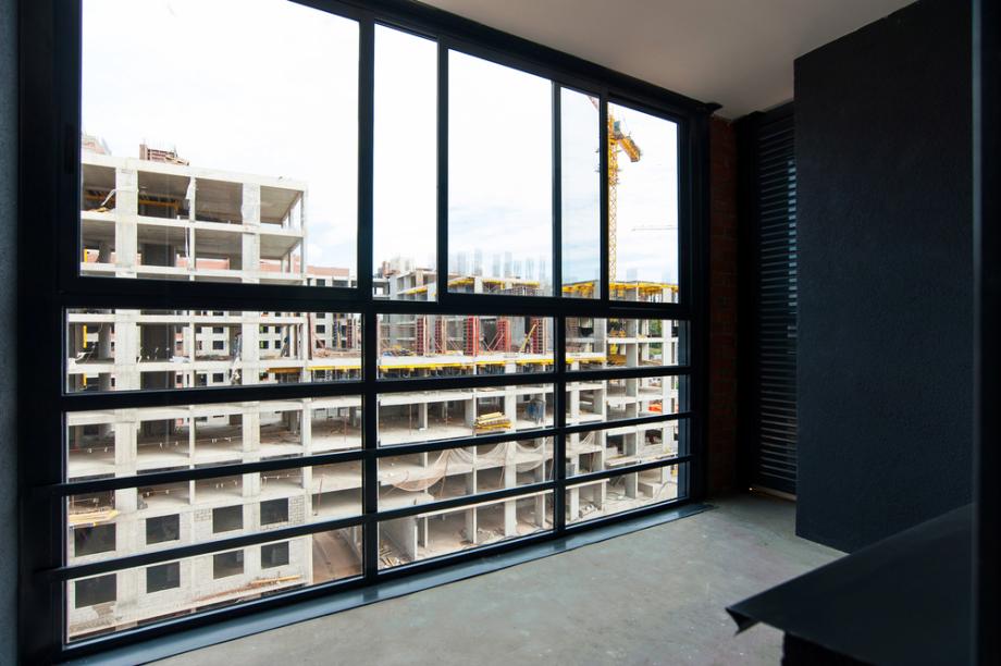 Mojstri za drsno zasteklitev balkona