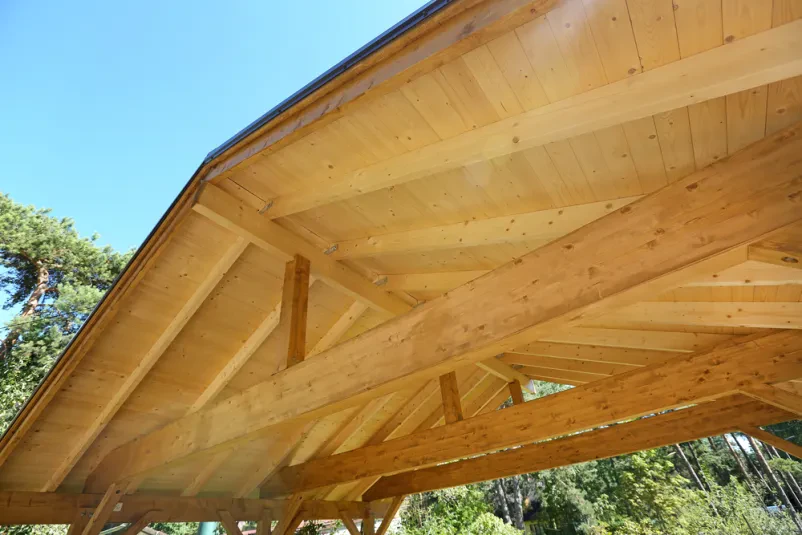 Lesene glamping hiške po meri na Primorskem