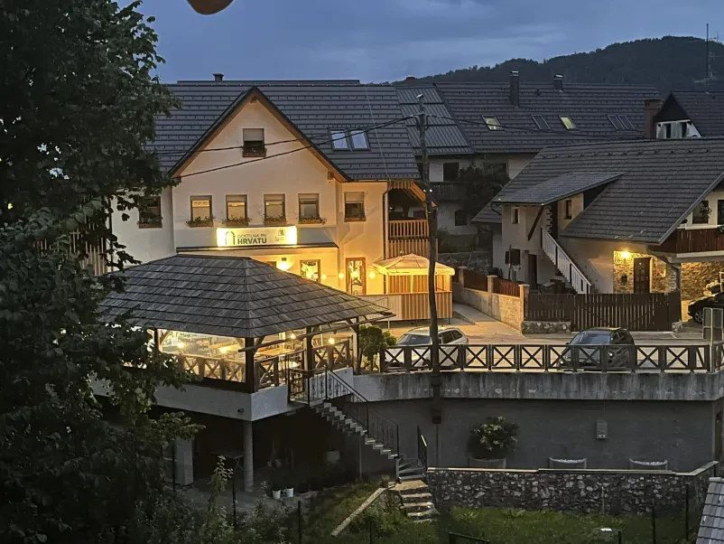 Vabljeni v dobro gostilno Pri Hrvatu v Bohinju