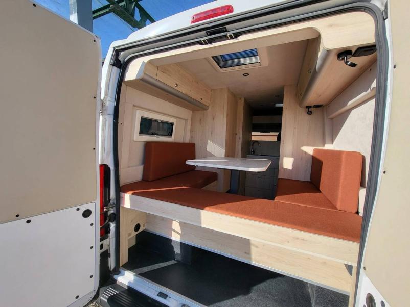 Posebne predelave tovornih vozil Novo mesto