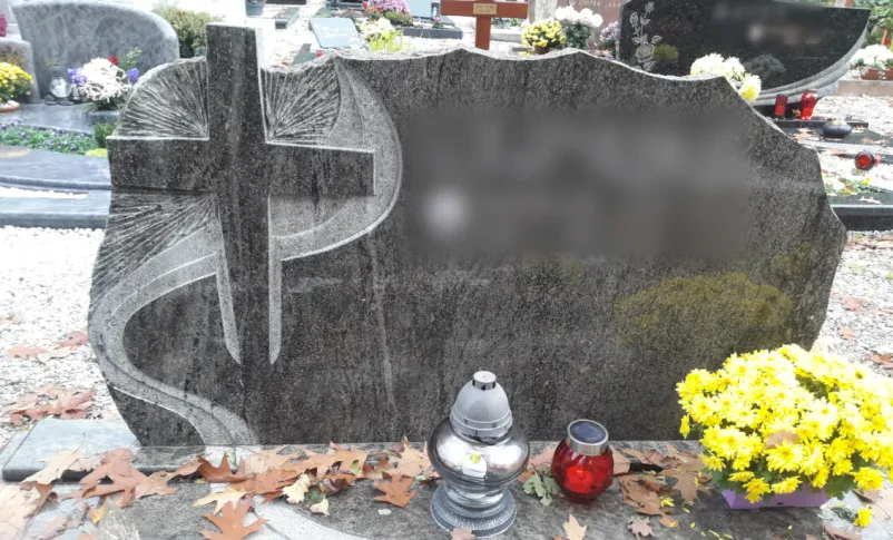 Kvalitetna izdelava nagrobnikov iz kamna Goriška, Slovenija