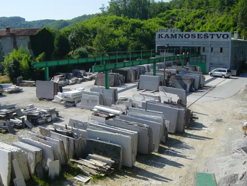 Kamniti kuhinjski pulti in okenske police Nova Gorica