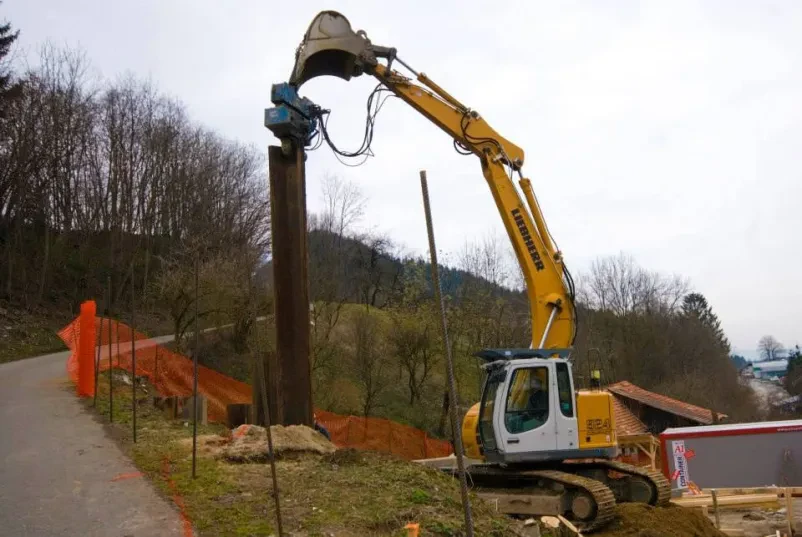 Prevoz sipkega materiala z gradbeno mehanizacijo