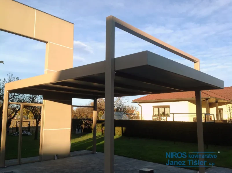 Kovinski nadstreški za avtomobile Slovenija