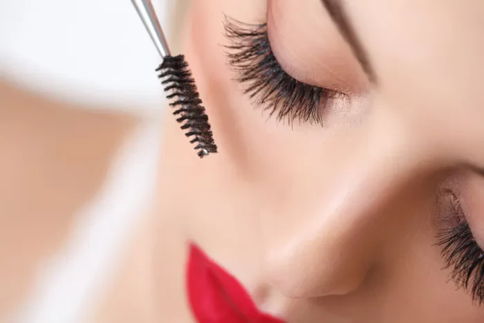 Poročni makeup v kozmetičnem salonu