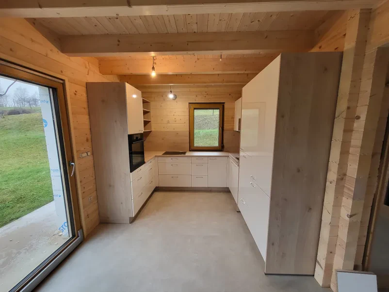 Kuhinje, dnevne sobe, postelje in pisarniško pohištvo Bela krajina, Dolenjska