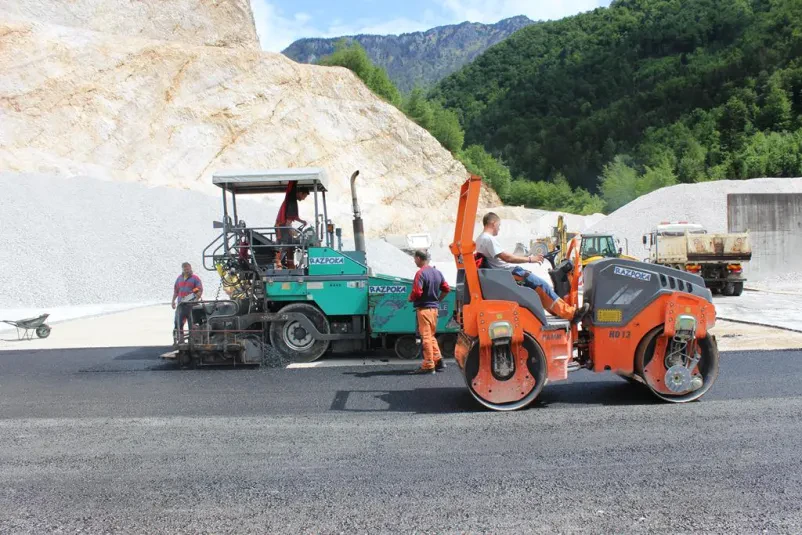Kvalitetno asfaltiranje in urejanje dvorišč Slovenija