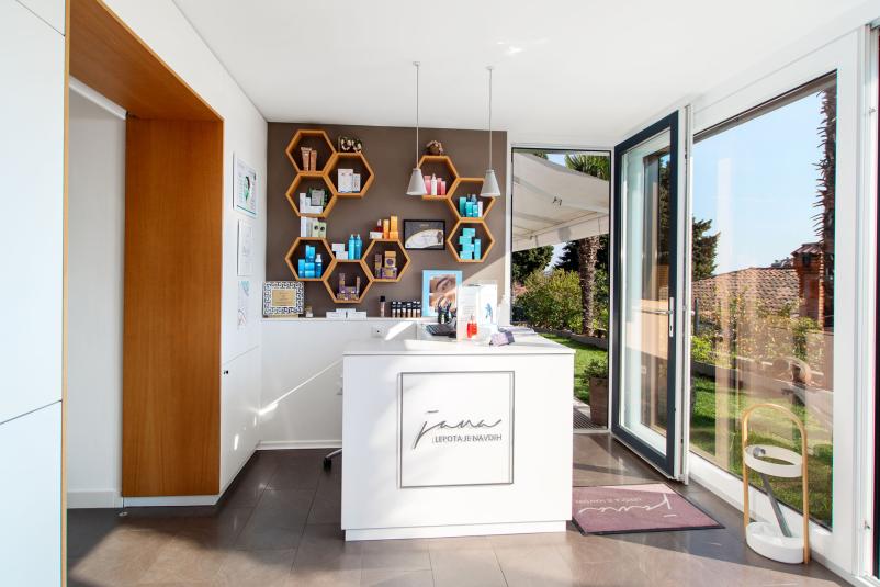 Nekirurški lifting obraza z microneedlingom Portorož