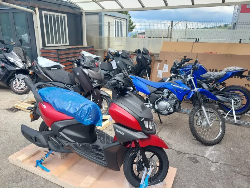 Velika ponudba motornih koles in opreme Obala