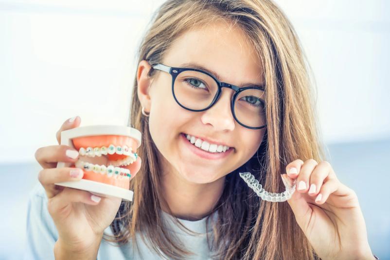 Invisalign nevidni zobni aparat Osrednja Slovenija