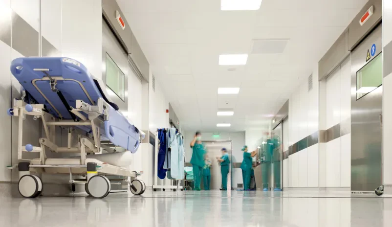 Medicinsko osebje v čakalnici bolnišnice