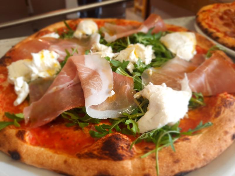 Takeaway pizza Postojna