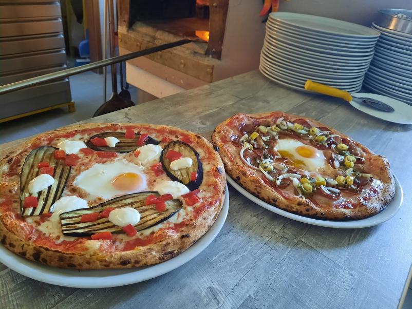 The best fire-oven baked pizza Postojna