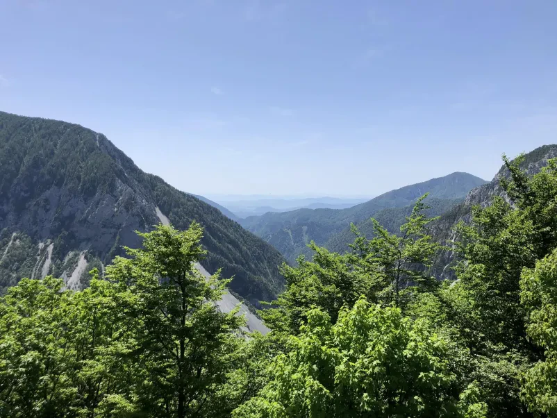 Planinska koča odprta ob praznikih na Ljubelju