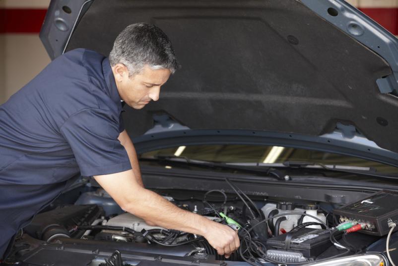 Servis avta pred tehničnim Gorenjska
