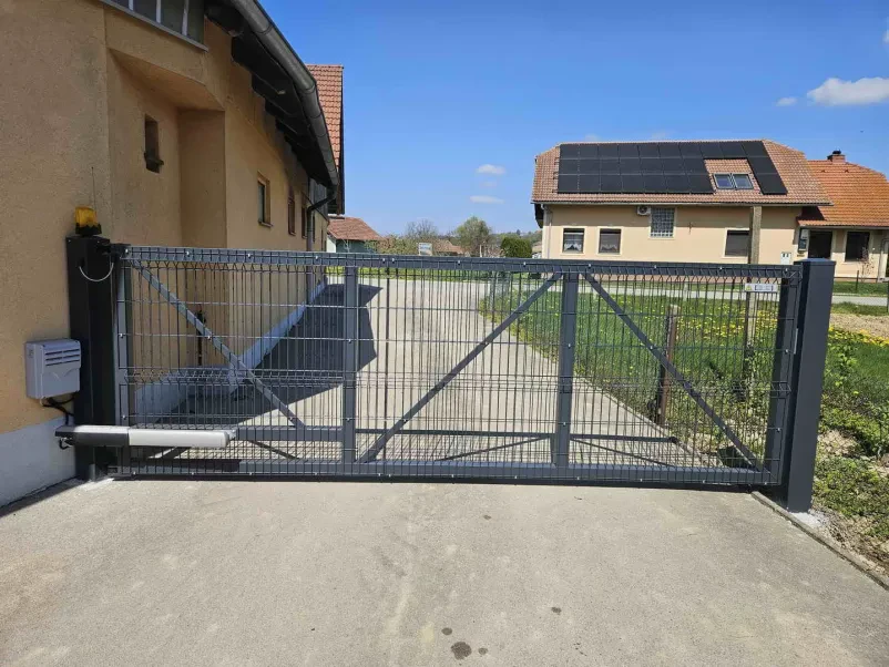 Montaža aluminijastih ograj in dvoriščnih vrat Juršinci, Podravje
