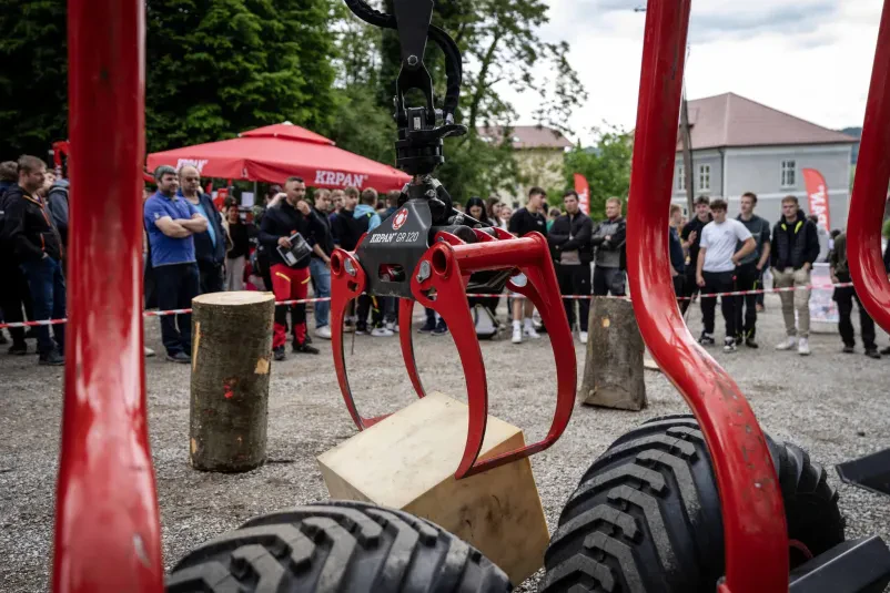 Stroji za gozdarstvo in kmetijstvo Slovenija