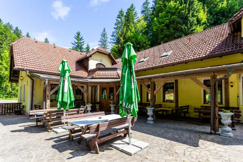 Ugoden prostor za zaključene družbe Ravne na Koroškem