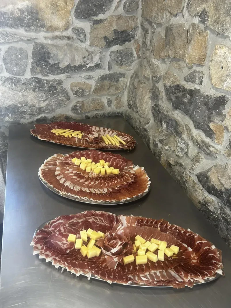Mesnine in mesni izdelki Pivka