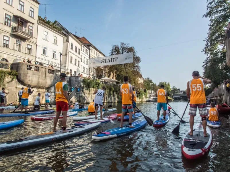 Stand-up-paddle through Ljubljana