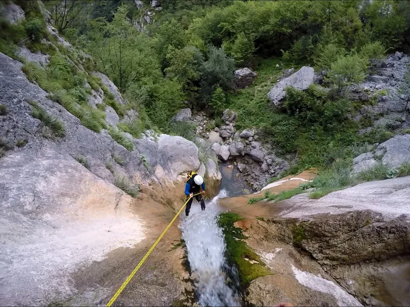 Fratarica vrvni spust Soča, Bovec