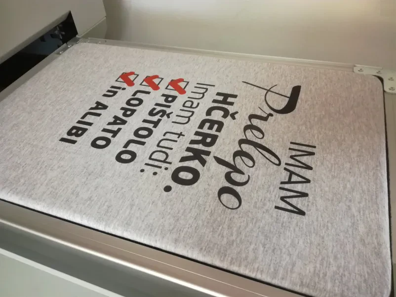 Različne možnosti tiska za oblačila Posavje
