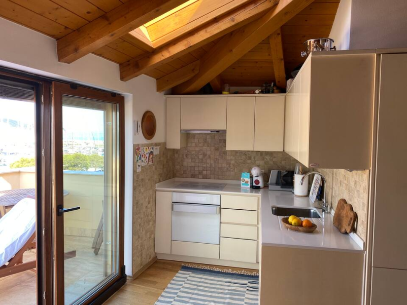 Ugoden najem apartmaja Obala