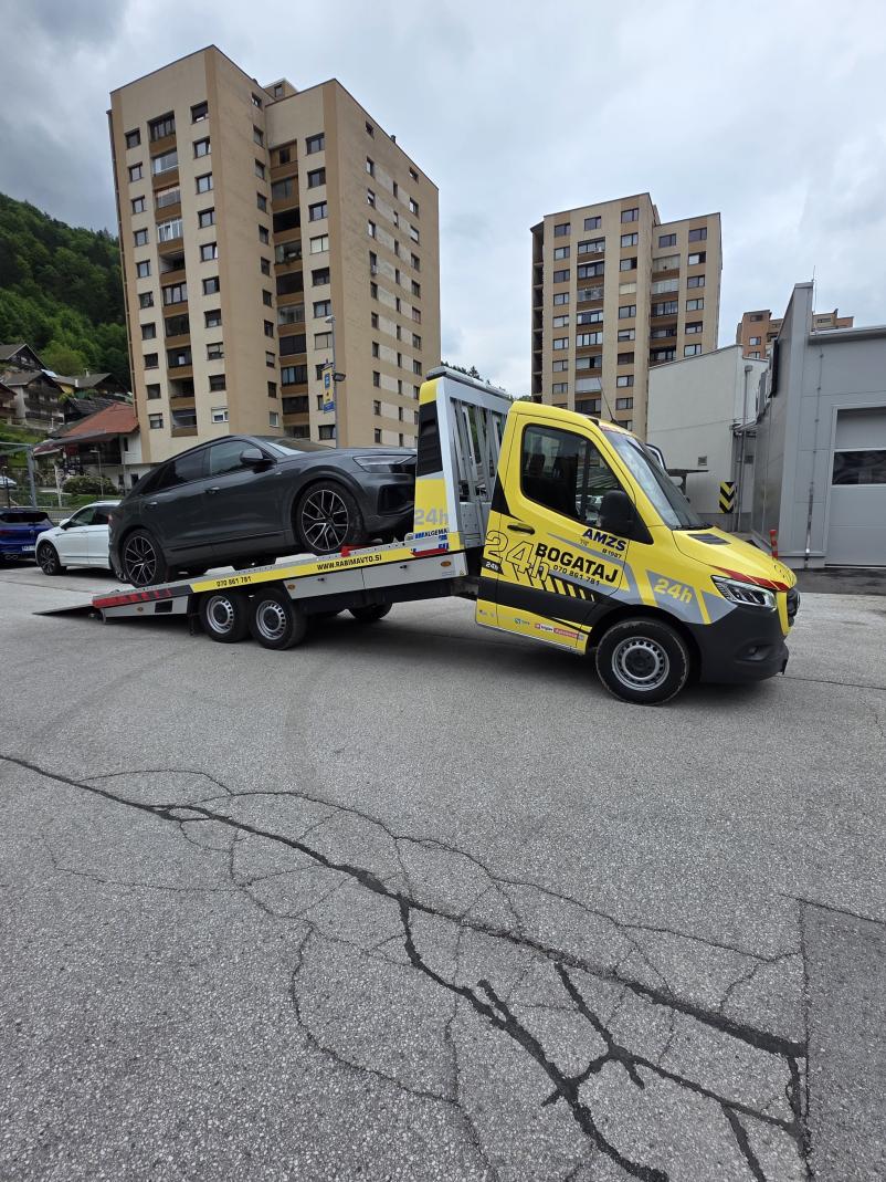 Vlečna služba Žiri