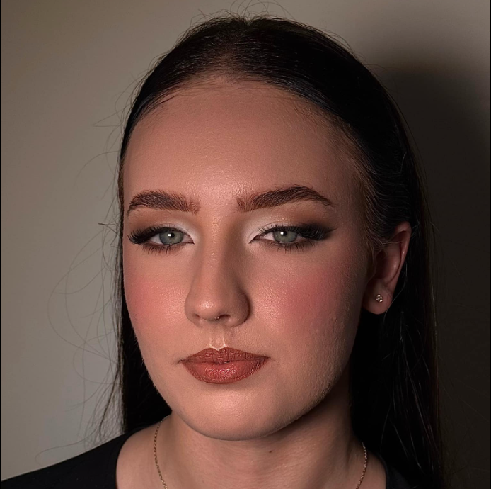 Ugodno urejanje obrvi Maribor