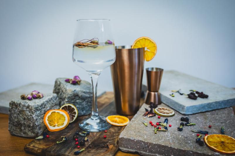 Veleprodaja GiniBee premium gina in tonika Slovenija