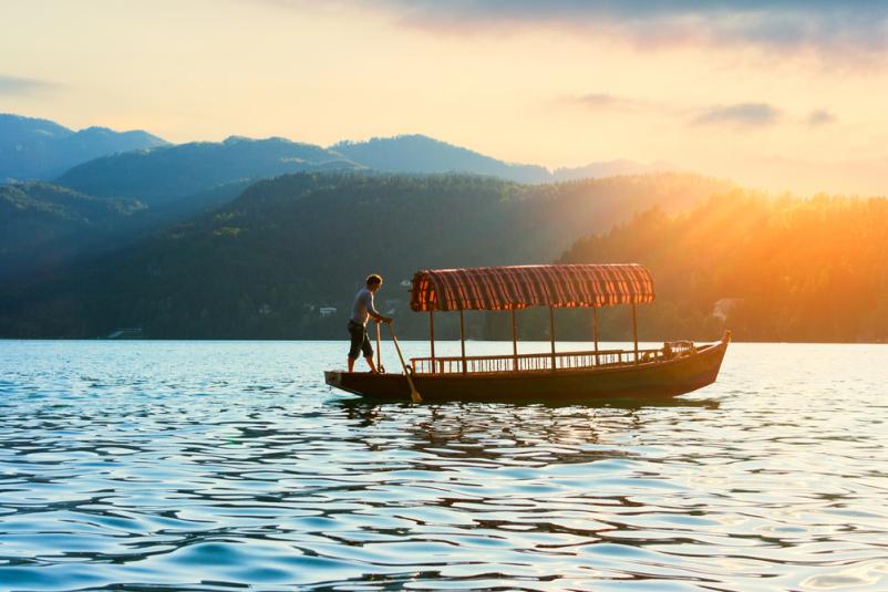 Izlet s tradicionalnim čolnom pletnja Blejsko jezero