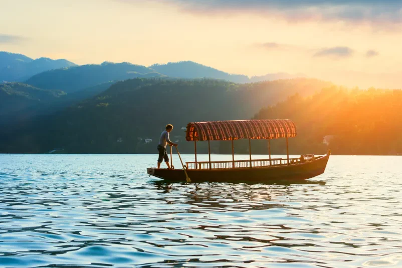 Izlet s tradicionalnim čolnom pletnja Blejsko jezero