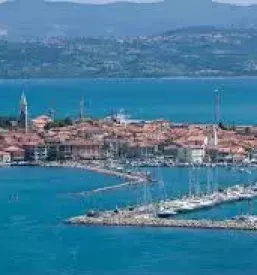 Appartamenti in affitto zona centro di izola isola