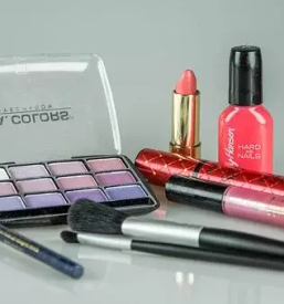 Geliranje nohtov Primorska