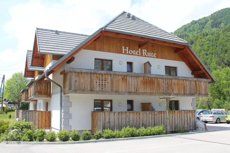 Hotel, sobe in apartmaji Kranjska Gora, Gozd Martuljek
