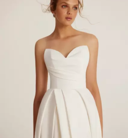 Izposoja svečanih oblek Maribor