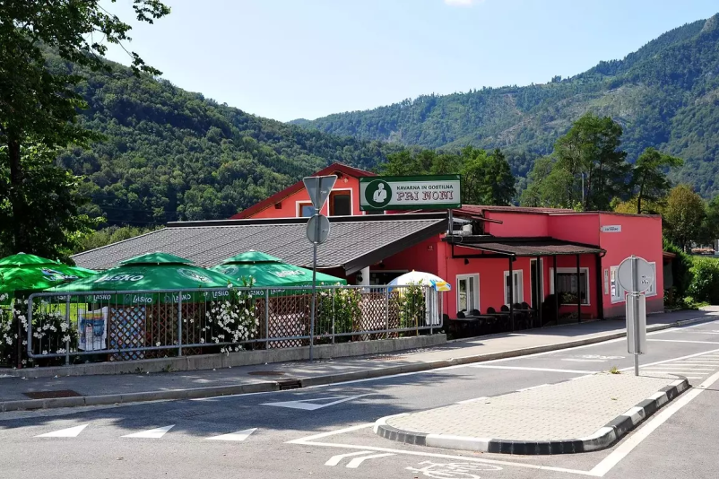 V Gostilni Pri Noni v Tolminu vam nudimo jedi po naročilu, malice, kosila in pizze