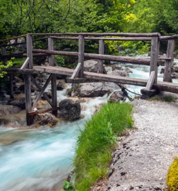 Koca pri izviru soce na jesenicah