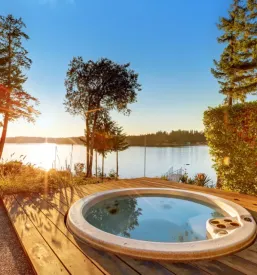 Kvalitetna izdelava jacuzzijev wellnessov in savn v sloveniji