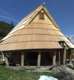 Kvalitetna izdelava lesenih skodel v sloveniji