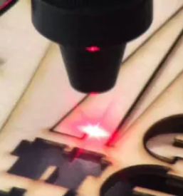 Lasersko graviranje na les osrednja slovenija