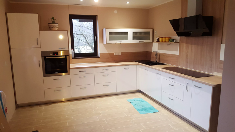 Lesena notranja vrata po naročilu Savinjska