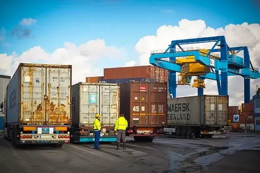 Ugoden, hiter in zanesljiv mednarodni prevoz ladijskih kontejnerjev 